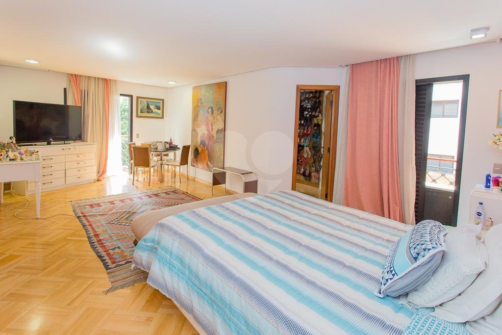 Apartamento para alugar com 5 quartos, sendo 3 suítes, em Alto de Pinheiros, São Paulo, SP