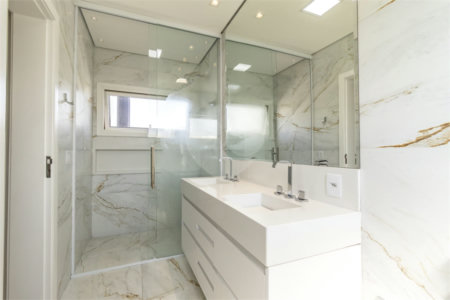 Casa à venda com 4 suítes no condomínio Granville, Atibaia - SP