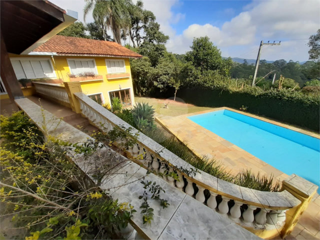 Casa Térrea à venda com 4 quartos, sendo 2 suítes,  em Serra da Cantareira, Mairiporã, SP