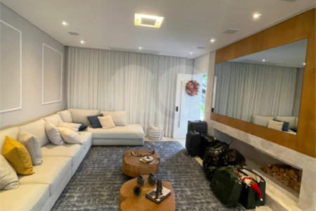 Casa à venda com 3 suítes no condomínio Hills, Arujá - SP