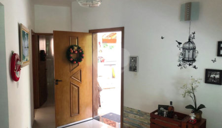 Casa à venda com 3 quartos, sendo 1 suíte,  no condomínio Parque Suiça, Caieiras - SP