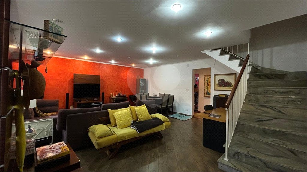 Casa à venda com 3 quartos, sendo 1 suíte, no condomínio Marcia Miyashiro, São Paulo - SP