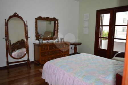 Casa à venda com 4 quartos, sendo 2 suítes, em Vila Mogilar, Mogi das Cruzes, SP