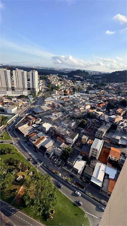 Apartamento à venda com 3 quartos, sendo 1 suíte, em Jardim Tupanci, Barueri, SP