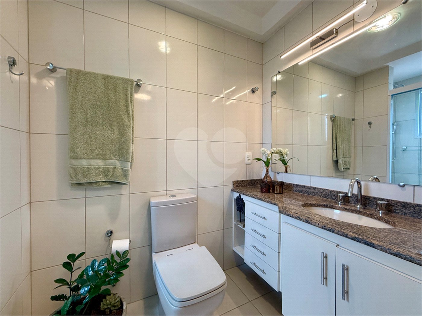 Apartamento à venda com 3 suítes em Campo Belo, São Paulo, SP