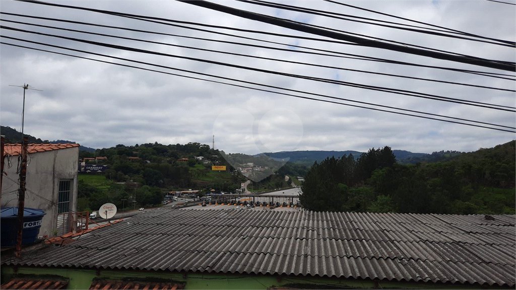 Sobrado à venda com 3 suítes em Luiz Fagundes, Mairiporã, SP