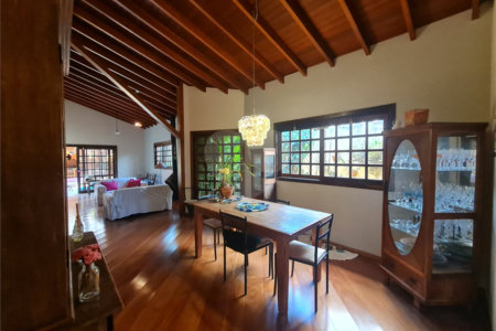 Casa Térrea à venda com 4 quartos, sendo 2 suítes, em Interlagos, São Paulo, SP