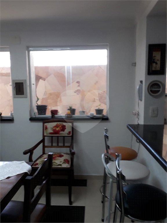 Sobrado à venda com 3 quartos, sendo 1 suíte, em Jardim Santa Mena, Guarulhos, SP