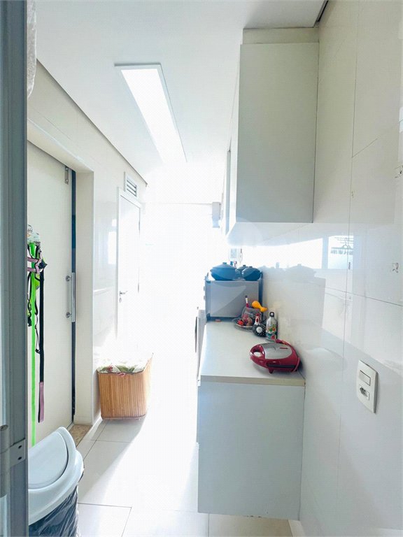 Apartamento à venda com 3 quartos, sendo 1 suíte, em Alto da Boa Vista, São Paulo, SP