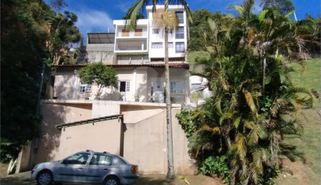 Casa à venda ou para alugar com 3 quartos, sendo 1 suíte,  no condomínio Alpes da Cantareira, Mairiporã - SP