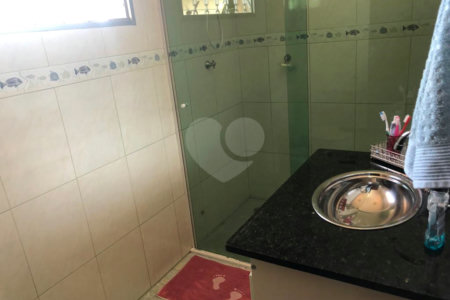 Casa à venda com 3 quartos, sendo 2 suítes,  em Jardim do Lago, Atibaia, SP