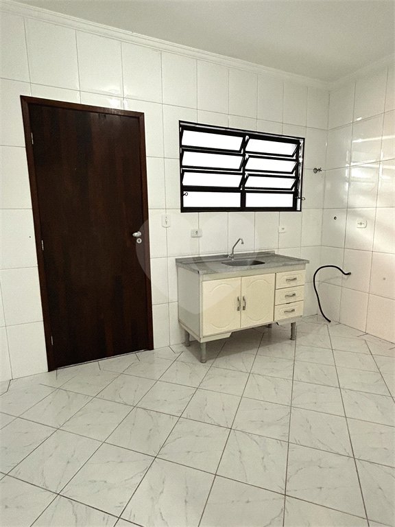 Casa para alugar com 2 quartos, sendo 1 suíte, no condomínio Terra Nostra III, São Paulo - SP