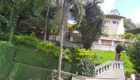 Sobrado à venda com 3 quartos, sendo 1 suíte,  em Roseira, Mairiporã, SP