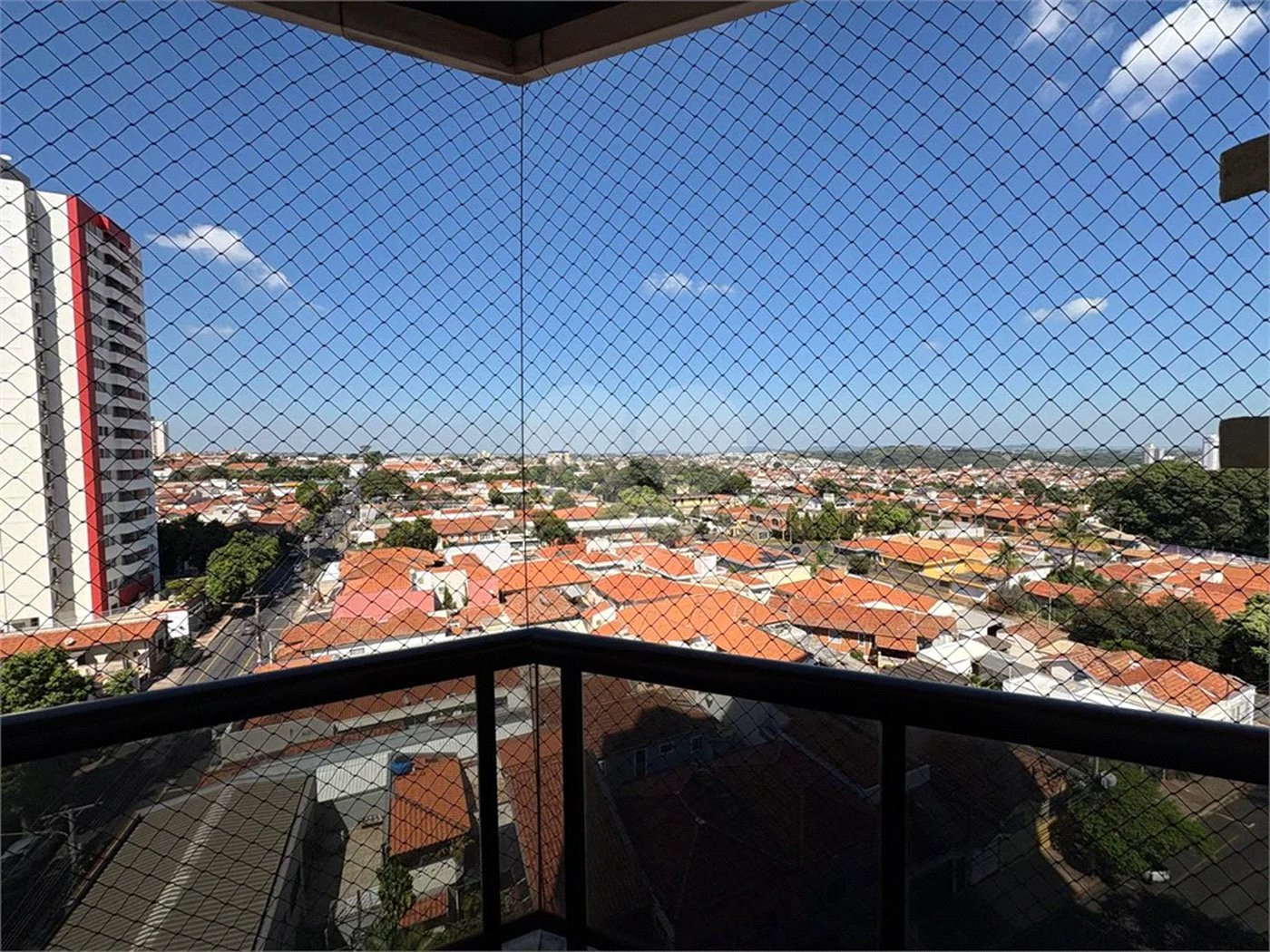 Apartamento disponível no Edifício Palladium no Centro de Piracicaba - SP.