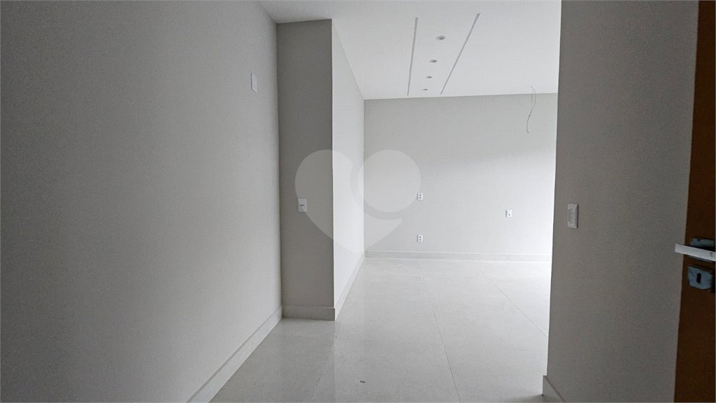 Casa à venda com 3 quartos, sendo 1 suíte, no condomínio Grand Park, Rio de Janeiro - RJ
