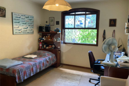 Casa à venda com 5 quartos, sendo 2 suítes, em Jardim Marajoara, São Paulo, SP