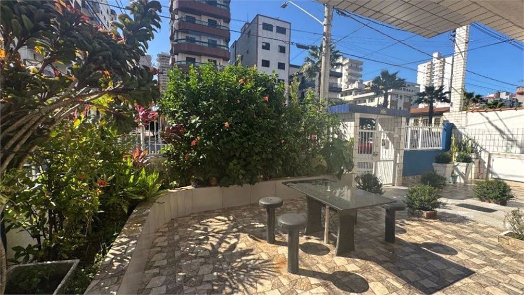 Apartamento Residencial à venda, Vila Guilhermina, Praia Grande - AP0381.