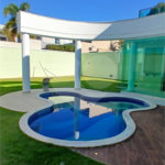 Casa à venda com 3 suítes no condomínio Figueira Garden, Atibaia - SP