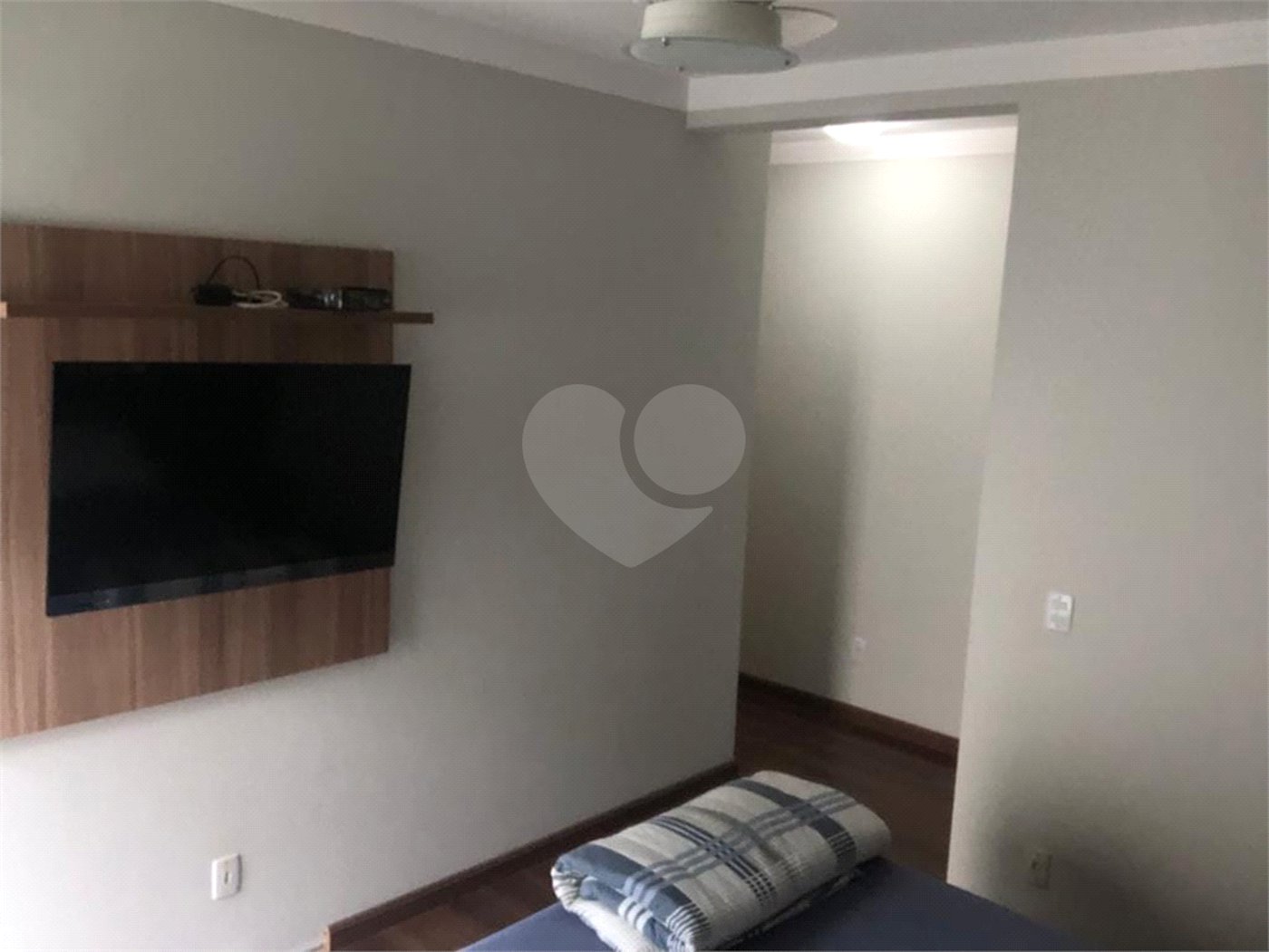 Casa à venda com 3 quartos, sendo 1 suíte, no condomínio Golden Park, Sorocaba - SP