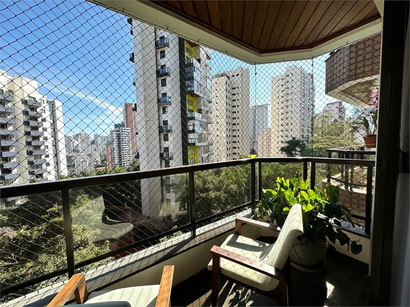 Apartamento à venda com 3 quartos, sendo 1 suíte, em Vila Andrade, São Paulo, SP