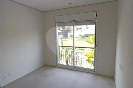 Casa à venda com 3 suítes no condomínio Solares Vila Europa, São Paulo - SP