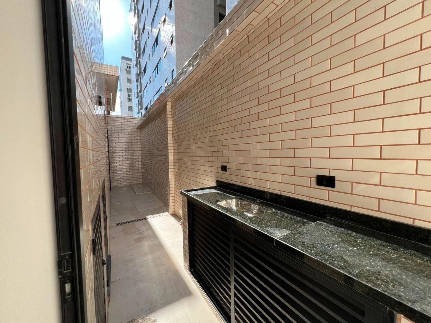 Sobrado com 4 dormitórios à venda, 234 m² por R$ 2.500.000,00 - Ponta da Praia - Santos/SP