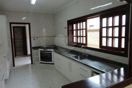 Casa à venda com 3 quartos, sendo 1 suíte, em Santa Marina, Valinhos, SP