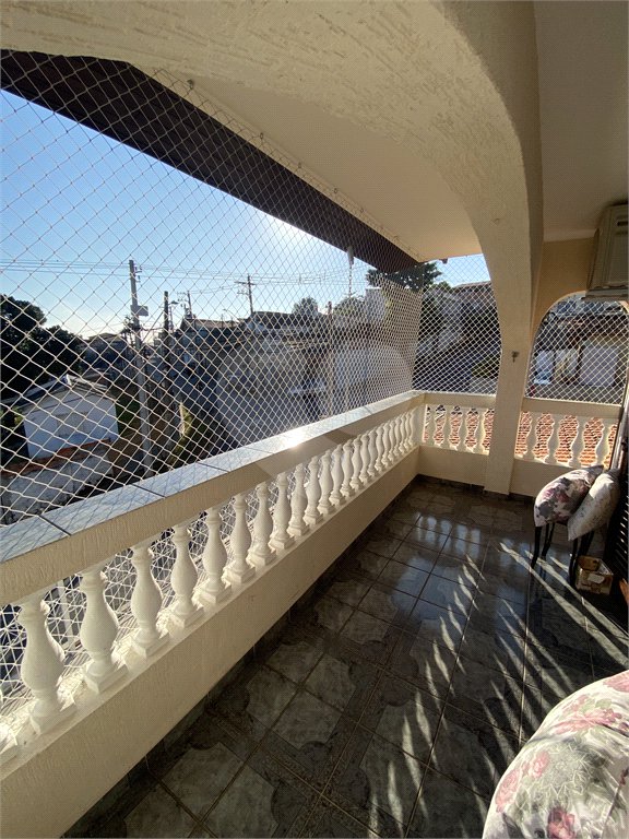 Sobrado à venda com 3 quartos, sendo 1 suíte, em Monte Castelo, São José dos Campos, SP