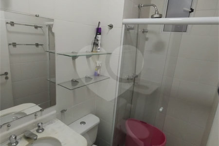 Casa à venda com 2 quartos, sendo 1 suíte, no condomínio Residencial Viva Vida, Cotia - SP