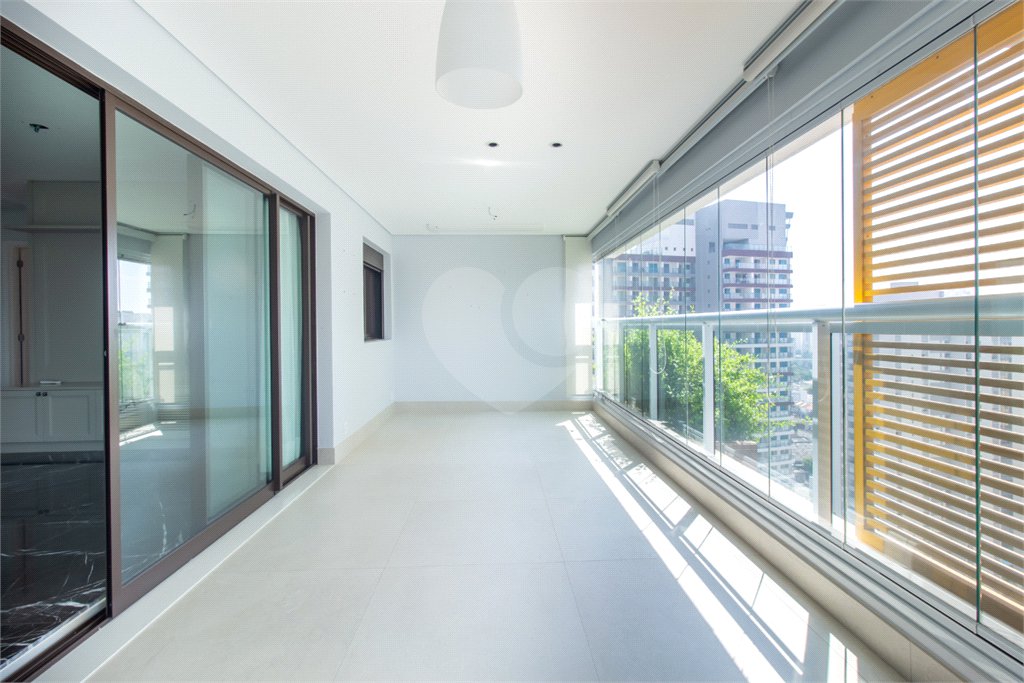 Apartamento à venda com 3 suítes em Brooklin, São Paulo, SP