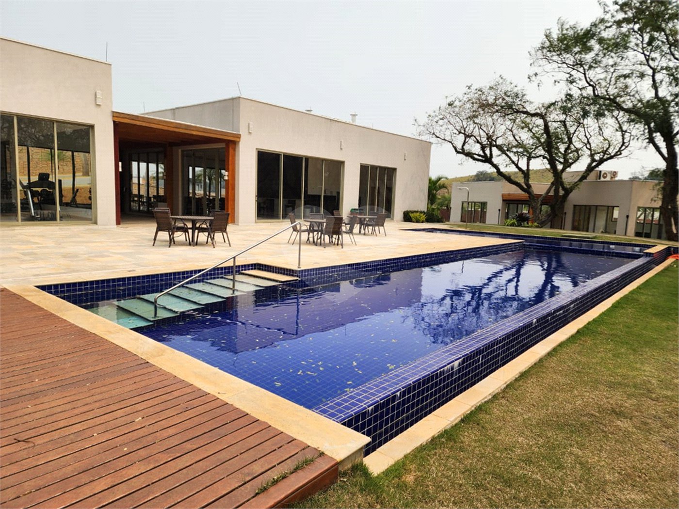 Casa à venda ou para alugar com 4 suítes no condomínio Residencial Arboretum, Vinhedo - SP
