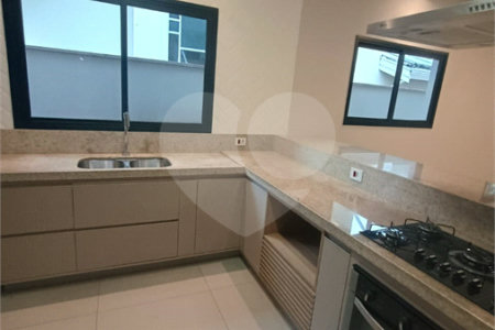 Casa para alugar com 3 quartos, sendo 1 suíte, no condomínio Recanto dos Paturis, Vinhedo - SP