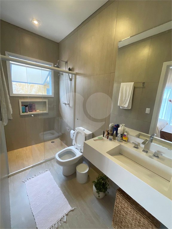 Casa à venda com 3 suítes no condomínio Hills, Arujá - SP