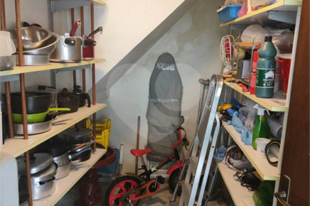 Casa à venda com 4 quartos, sendo 2 suítes, no condomínio Chácara das Rosas, São Paulo - SP