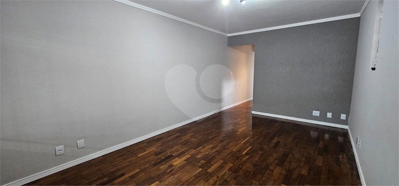 Sobrado à venda com 3 quartos, sendo 2 suítes, em Ferreira, São Paulo, SP