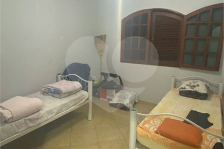 Sobrado à venda com 3 quartos, sendo 1 suíte, em Vila Virgínia, Itaquaquecetuba, SP