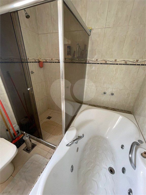 Casa à venda com 5 quartos, sendo 1 suíte, no condomínio Residencial Green Ville, Rio de Janeiro - RJ