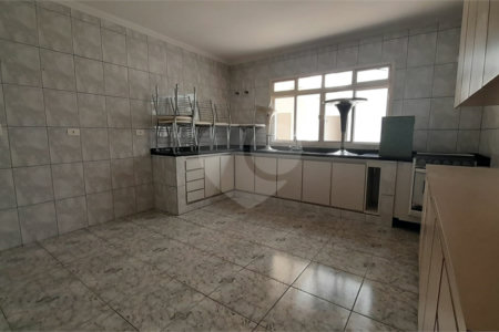 Sobrado à venda com 6 quartos, sendo 5 suítes, no Centro, São Bernardo do Campo, SP