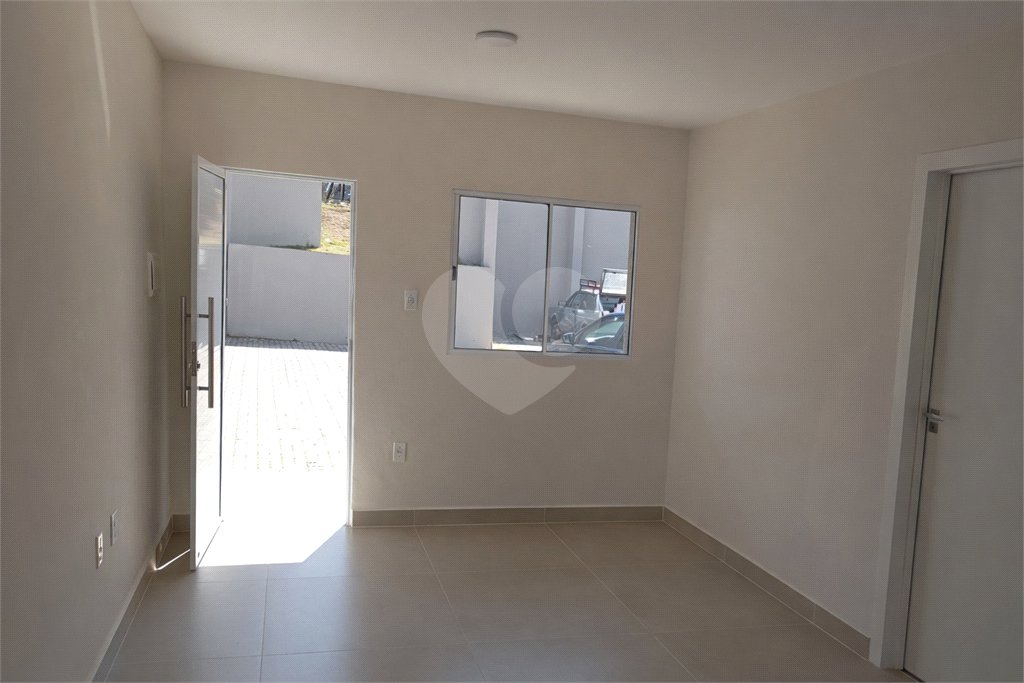 Apartamento à venda com 2 quartos em Lopes de Oliveira, Sorocaba, SP