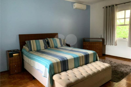 Casa à venda com 4 quartos, sendo 3 suítes,  em Fazenda Morumbi, São Paulo, SP