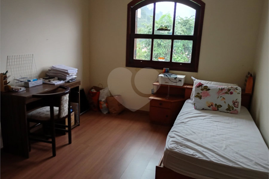 Sobrado à venda ou para alugar com 3 quartos, sendo 1 suíte, em Horto, São Paulo, SP