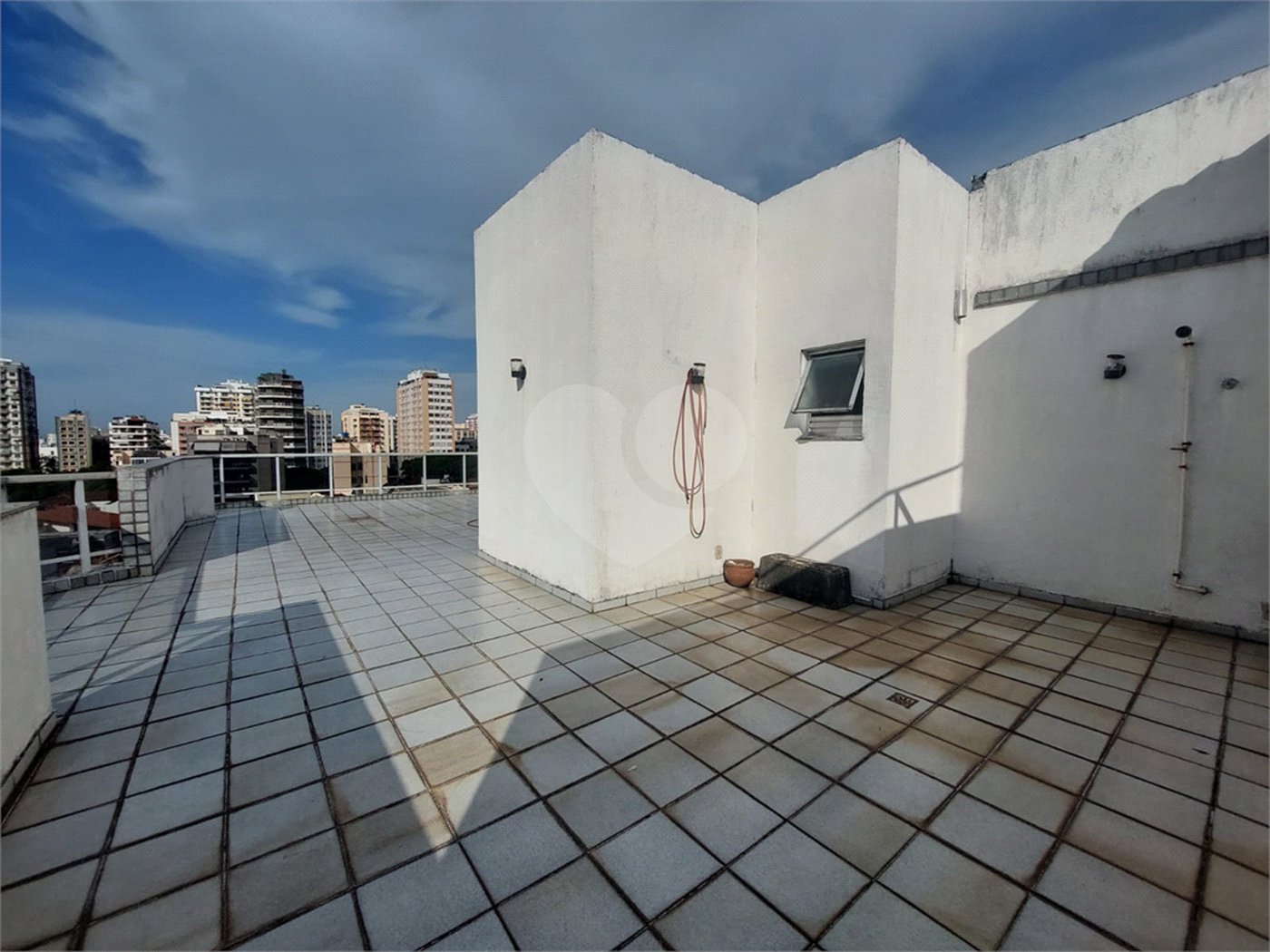 Cobertura à venda com 2 quartos, sendo 1 suíte,  em Tijuca, Rio de Janeiro, RJ