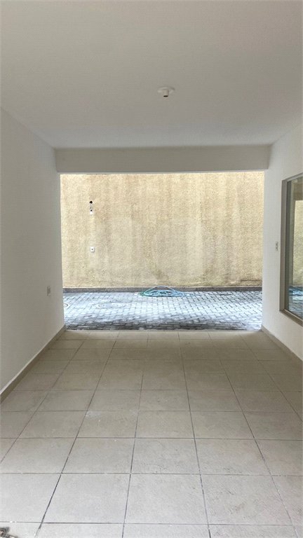 Triplex à venda com 2 quartos, sendo 1 suíte, em Parque dos Eucaliptos, Sorocaba, SP