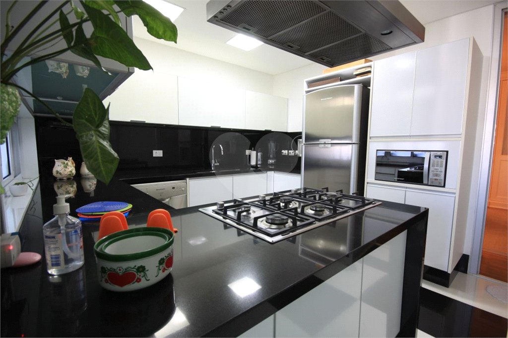 Apartamento à venda com 3 suítes em Alto da Boa Vista, São Paulo, SP