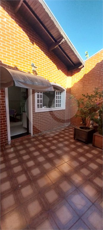 Casa à venda com 3 quartos, sendo 1 suíte, em Vila Scarpelli, Santo André, SP