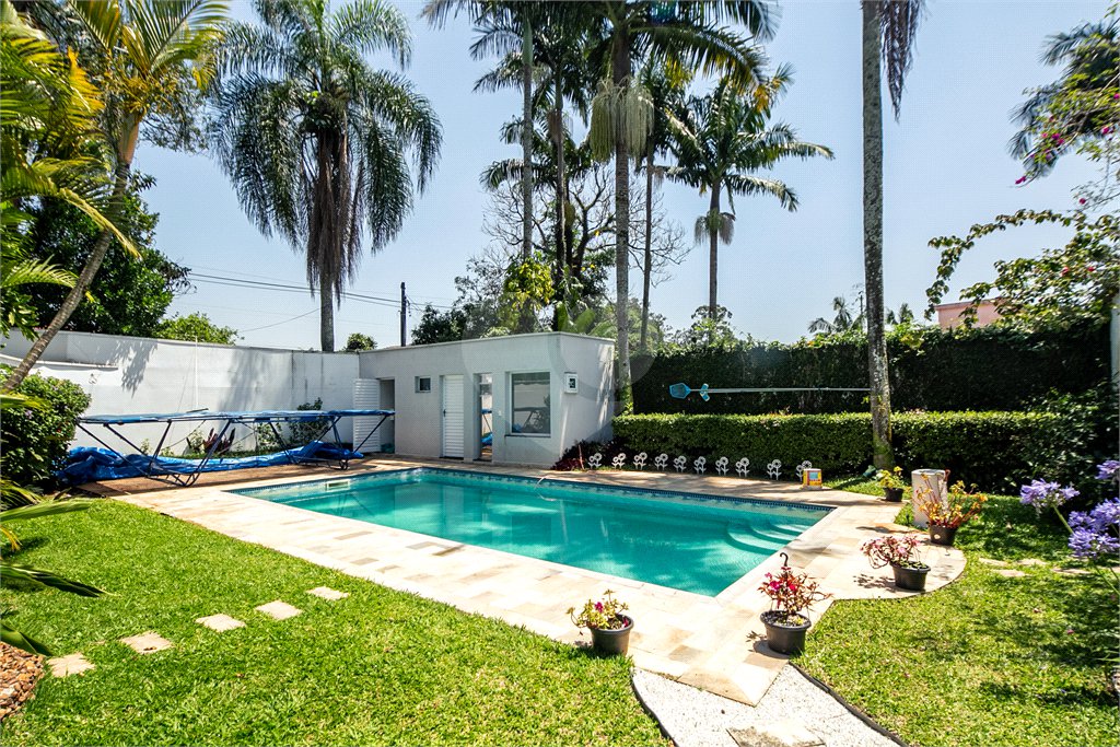 Casa à venda com 4 quartos, sendo 2 suítes,  em Interlagos, São Paulo, SP