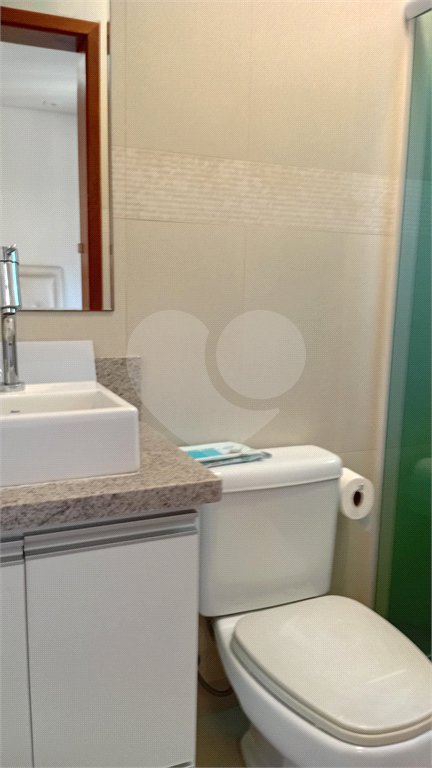 Sobrado à venda com 4 quartos, sendo 2 suítes,  em Vila Gilda, Santo André, SP