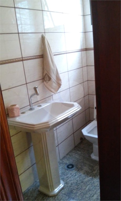 Sobrado à venda com 4 suítes em Vila Carrão, São Paulo, SP