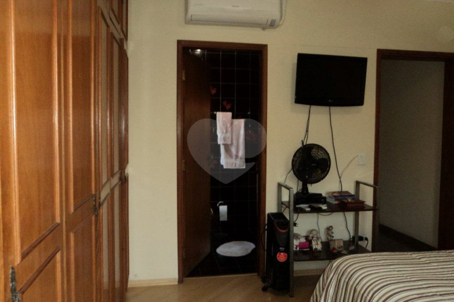 Casa à venda com 3 quartos, sendo 1 suíte, em Butantã, São Paulo, SP