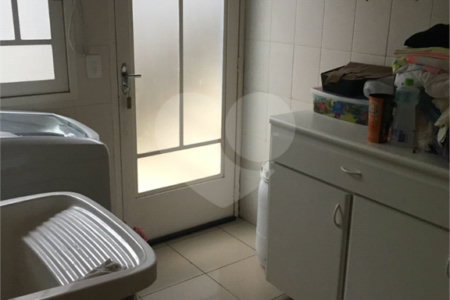 Sobrado à venda com 3 quartos, sendo 1 suíte, em Jardim do Lago, Atibaia, SP